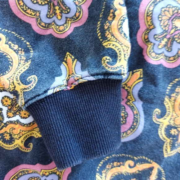 Unique Stussy Sweater. NWOT - Picture 6 of 13